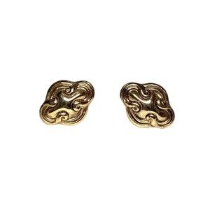 Vintage Decorative Embossed Scroll Relief Gold Tone Metal Stud Earrings 0.5"